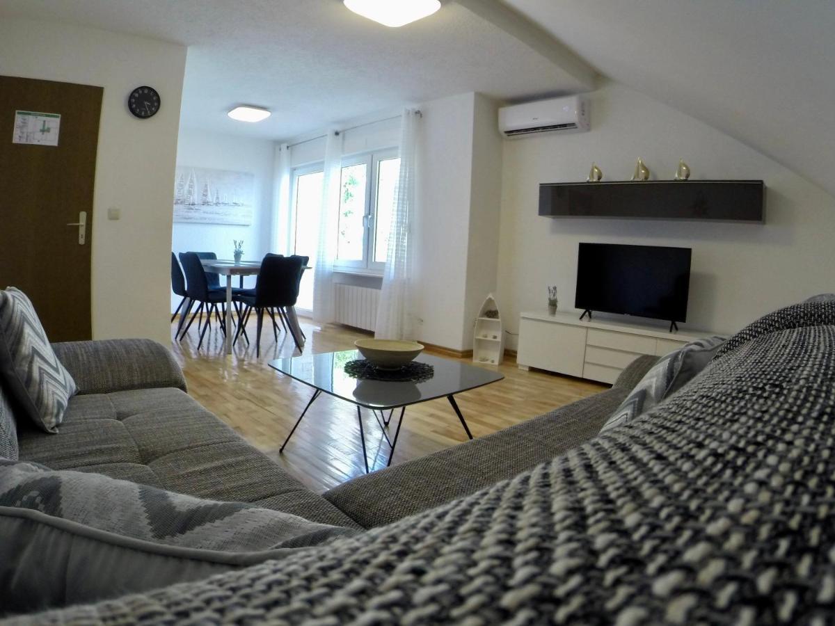Holiday Apartment Lavanda Sumpetar Jesenice  Eksteriør bilde